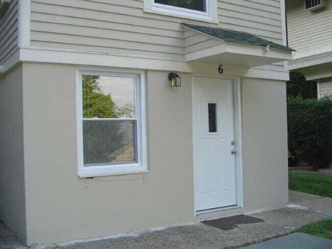 Building Photo - 1283 Valley Rd