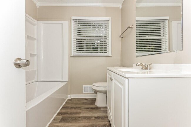 Building Photo - 3723 Eagle Woods Cir