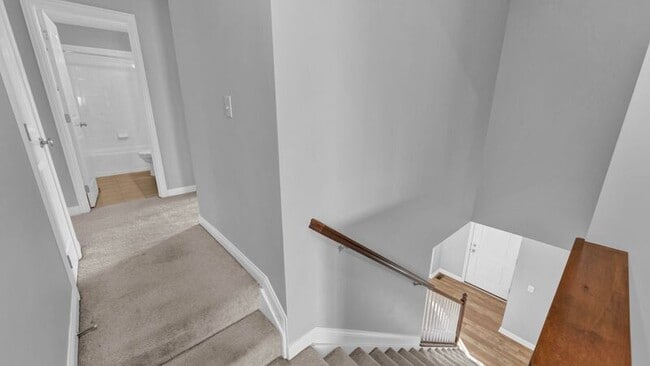 Building Photo - 6294 New Albany Rd W