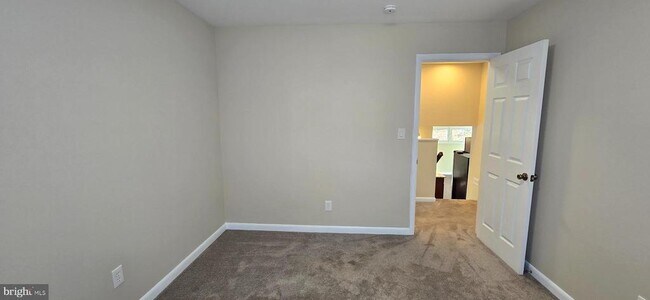 Building Photo - 7613 Locust Ln