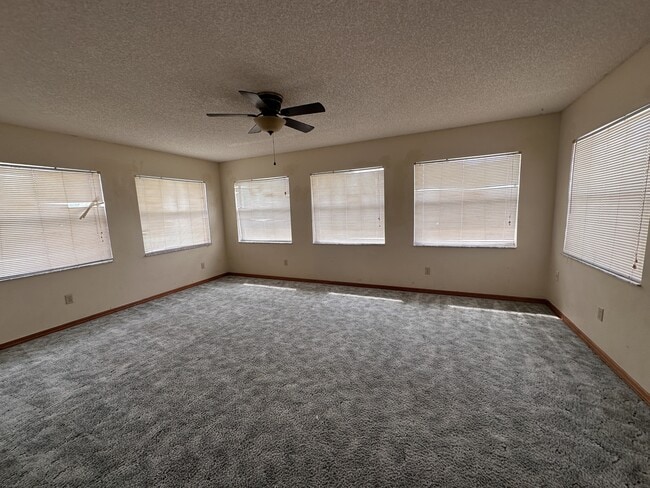 Building Photo - 13502 SW 43rd Cir