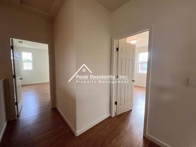 Building Photo - Beautiful 4bd/2.5ba Folsom Home with 2 Car Garage!