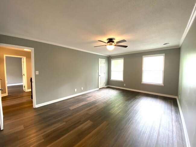 Building Photo - 1103 Rosebrook Dr