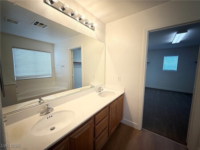 Building Photo - 11819 Magliana St