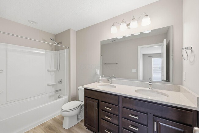 Building Photo - 5749 Shadowfair Ln