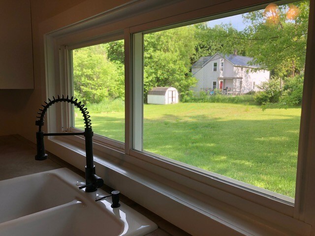 Building Photo - 662 Lamberton St NE