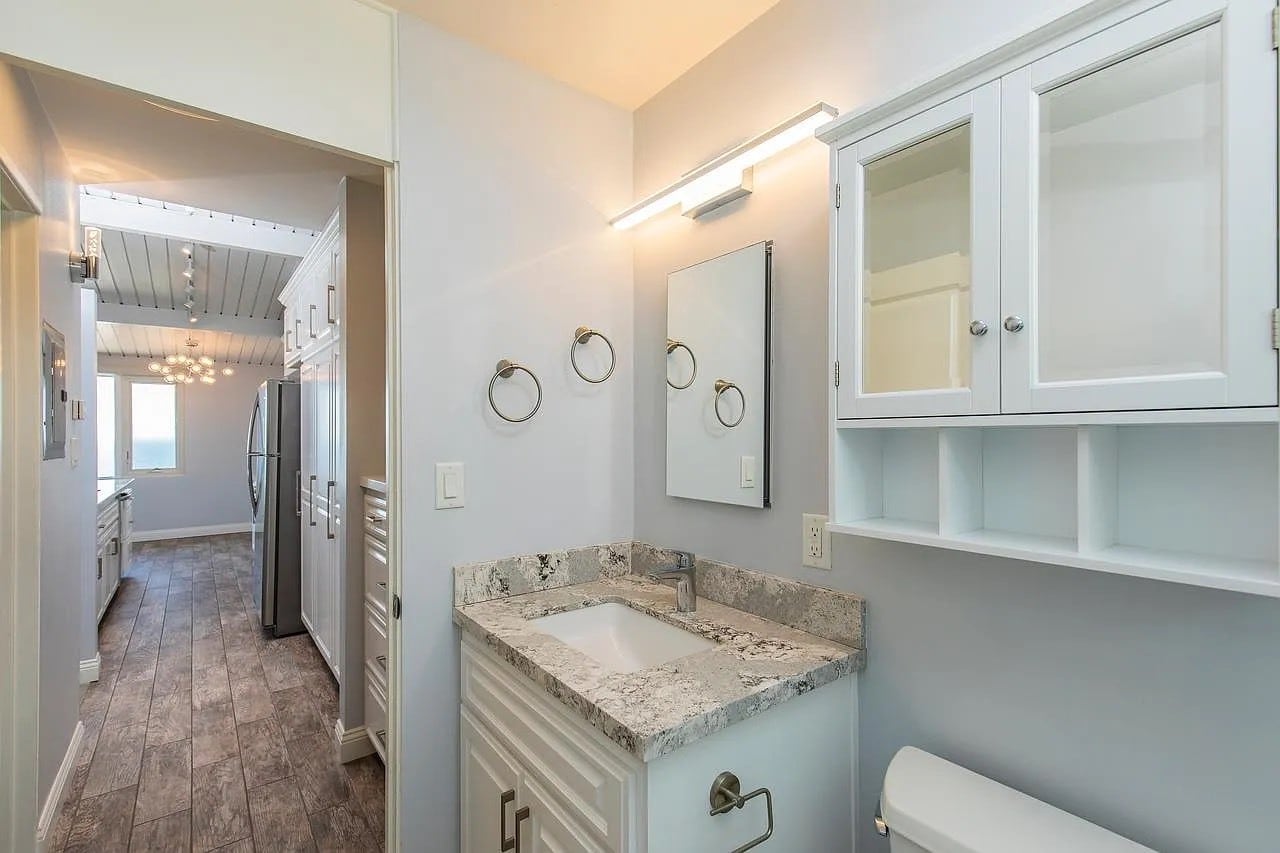 Building Photo - 1710 Esplanade