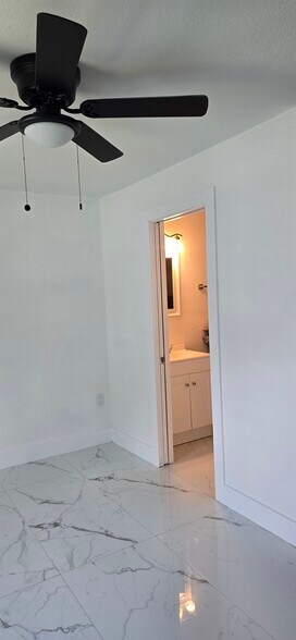 Building Photo - 1711 SW 129th Way