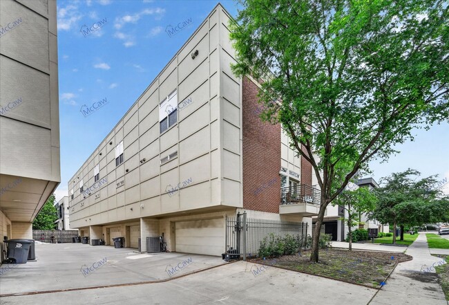 Building Photo - 5618 Lindell Ave