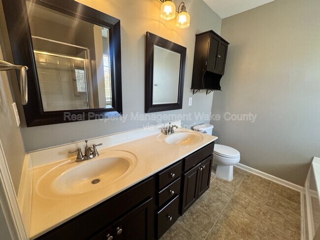 Building Photo - 338 Luke Meadow Ln