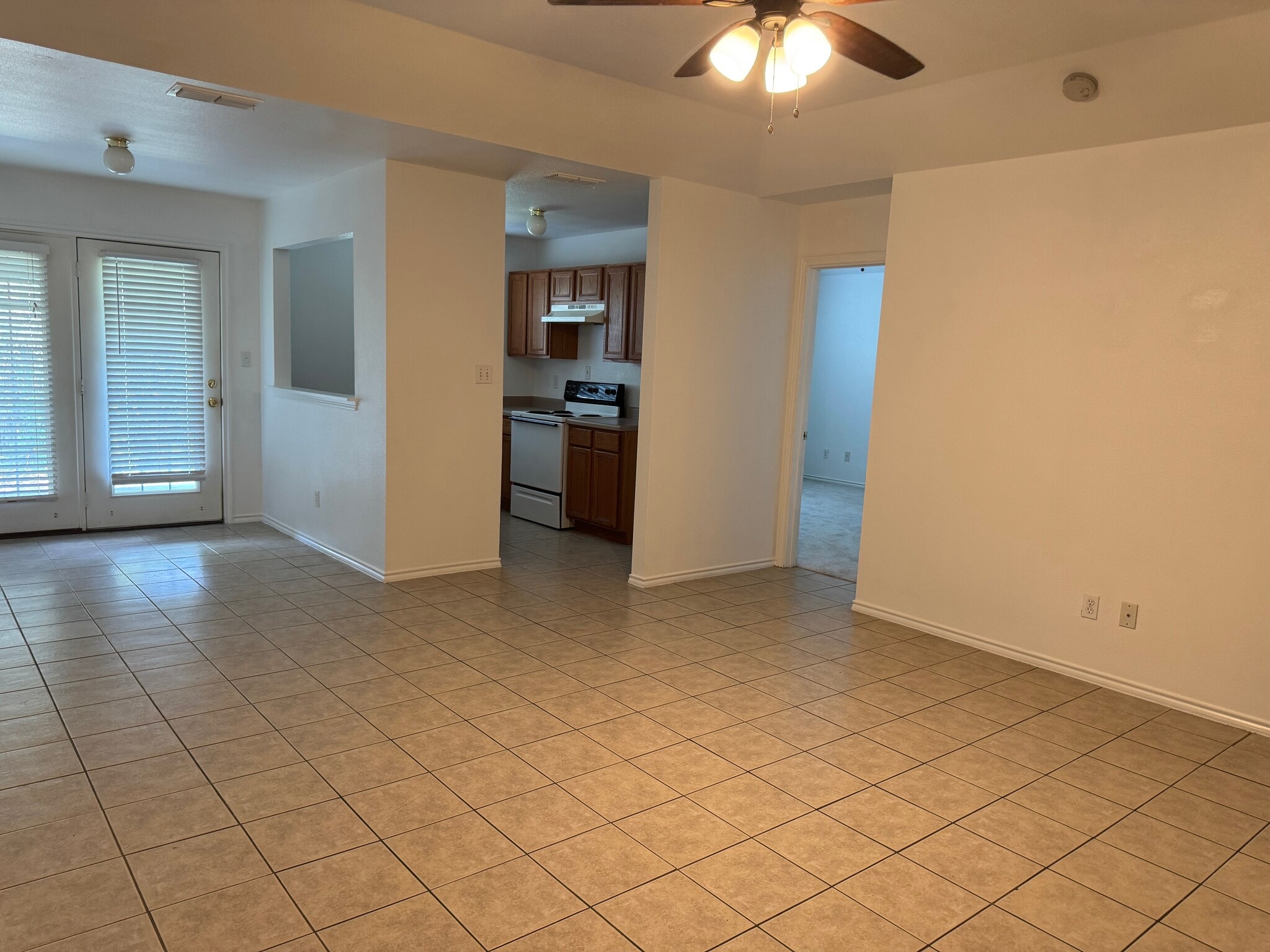 Building Photo - 309 S Water Ln