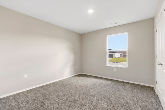 Building Photo - 3 Bedroom Home - Monett MO