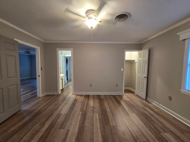 Building Photo - 2370 Wedgefield Rd