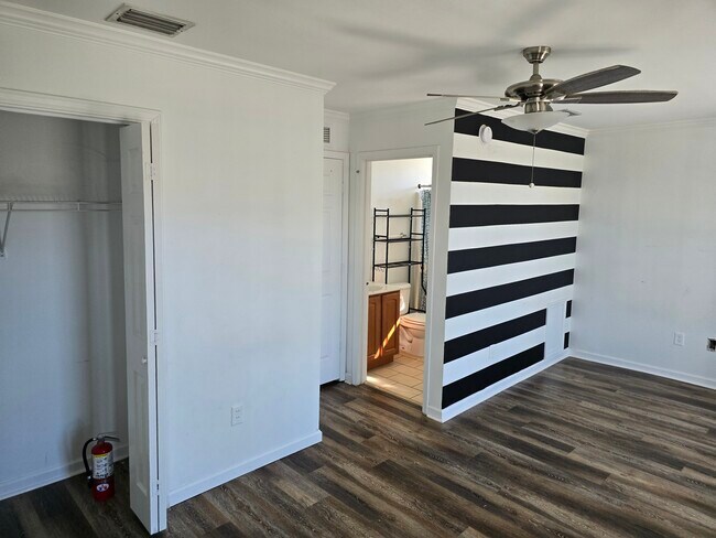 Building Photo - 374 73rd St #6