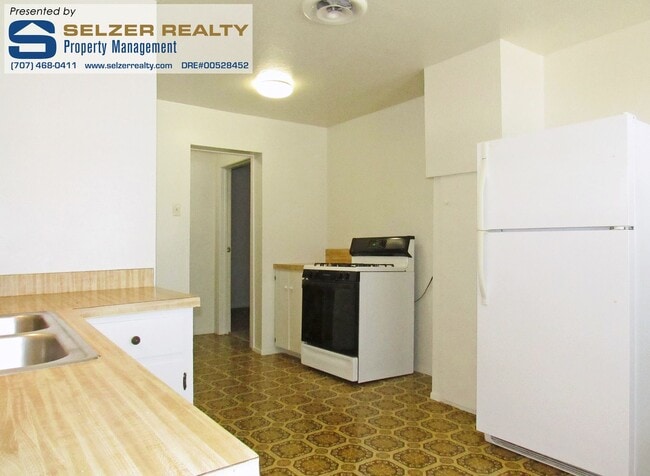 Building Photo - Cute & cozy 1 bd. cottage in a great centr...