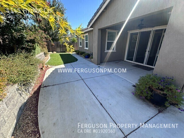 Building Photo - 4145 Hydra Cir