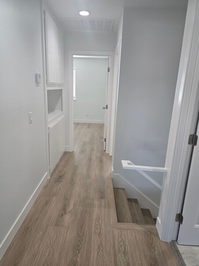 Building Photo - Fully Remodeled 4-Bedroom, 3-Bath Rental Home in Prime Fountain Valley Location