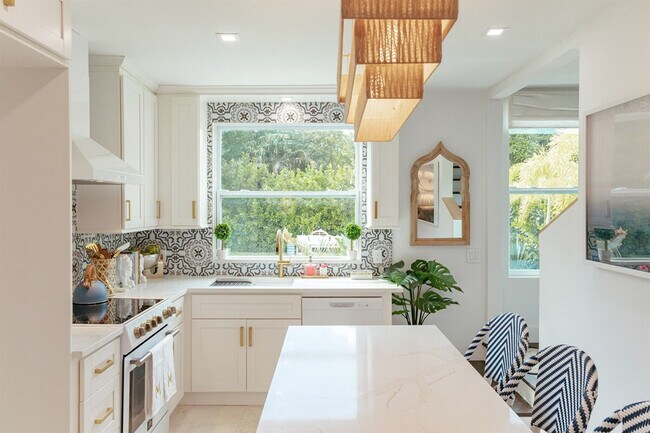 Building Photo - 610 38th St