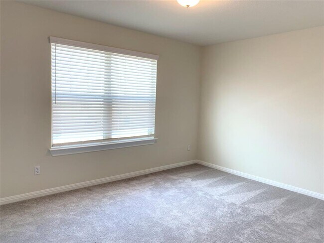 Building Photo - 15915 Cessida St