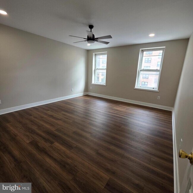 Building Photo - 2217 Spring Garden St