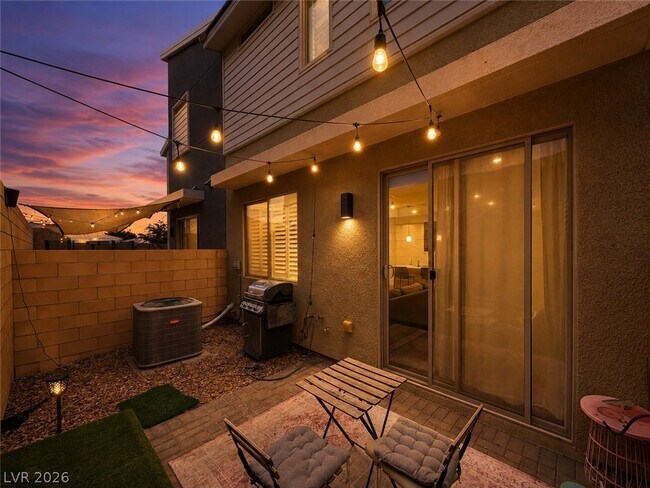 Building Photo - 9262 Desert Pearl Ave