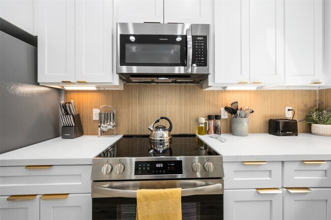 Building Photo - 7089 Tierwester St