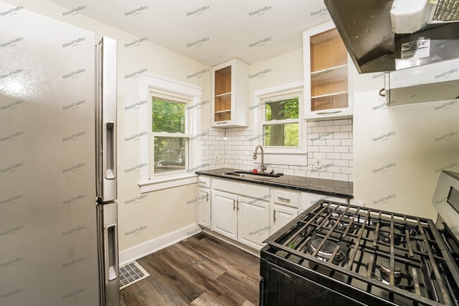 Building Photo - 1454 E 174th St