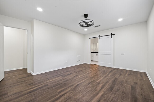 Building Photo - 5830 Yarwell Dr