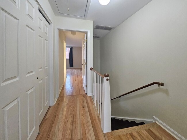 Building Photo - 95 Audubon St