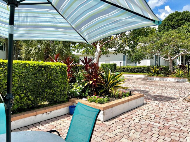 Building Photo - 2271 NE 68th St