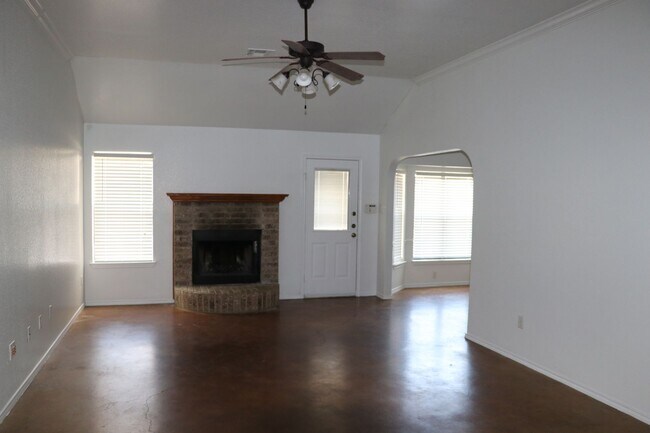 Building Photo - 2703 Curtis Dr