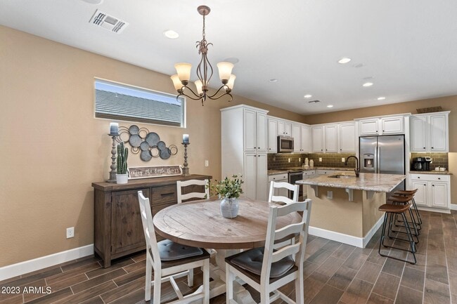 Building Photo - 4456 Covered Wagon Trl