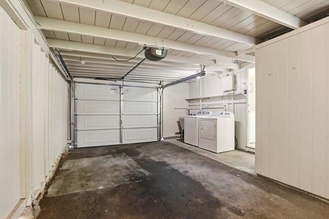 Building Photo - Fantastic 3 Bedroom, 2 Bath in Kailua