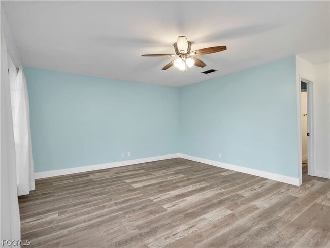 Building Photo - 3297 Royal Canadian Trace