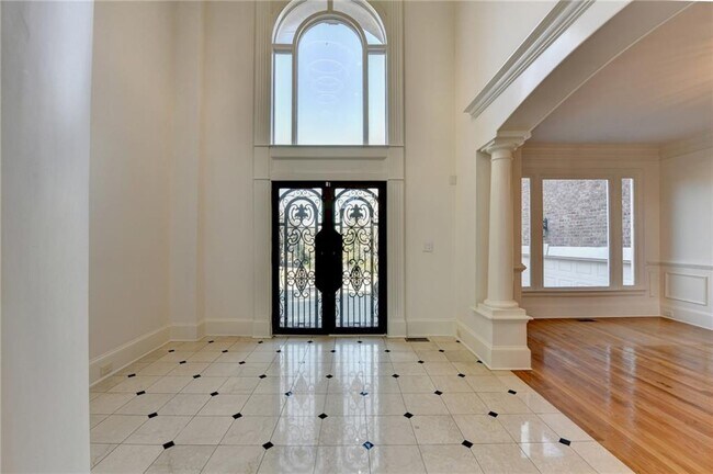 Building Photo - 7970 St Marlo Fairway Dr