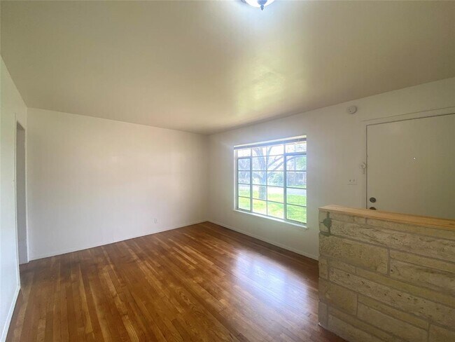 Building Photo - 602 Hammack Dr