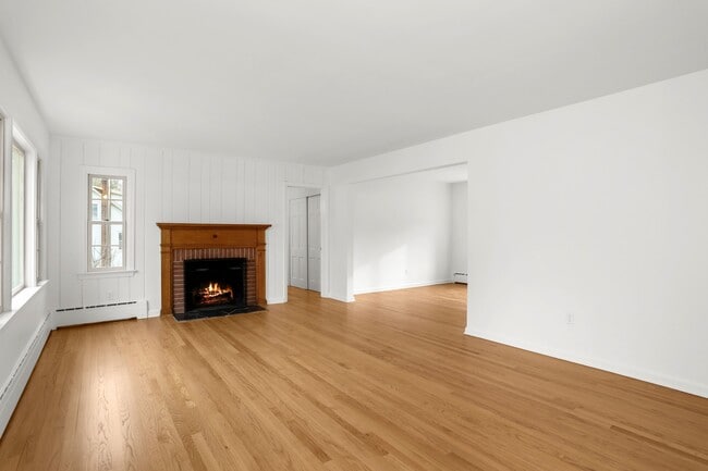 Building Photo - 148 Old Mill Rd