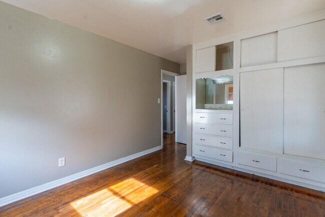 Building Photo - 3308 N Holman Ct