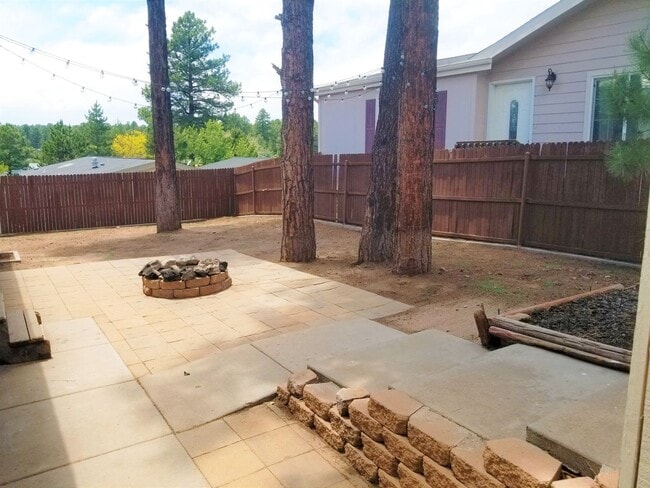 Building Photo - Great Location! 3 Bed, 2 Bath West-Flagsta...