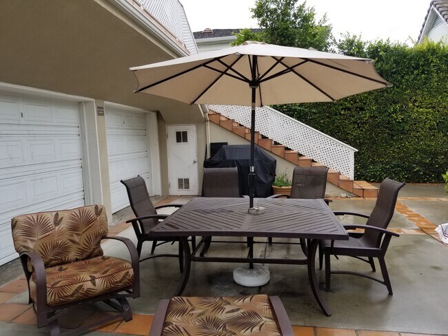outside patio/ shared - 10880 National Blvd