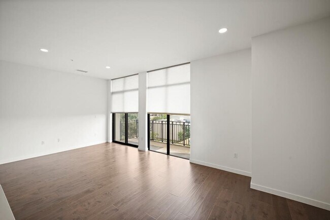 Building Photo - 4820 Caroline St