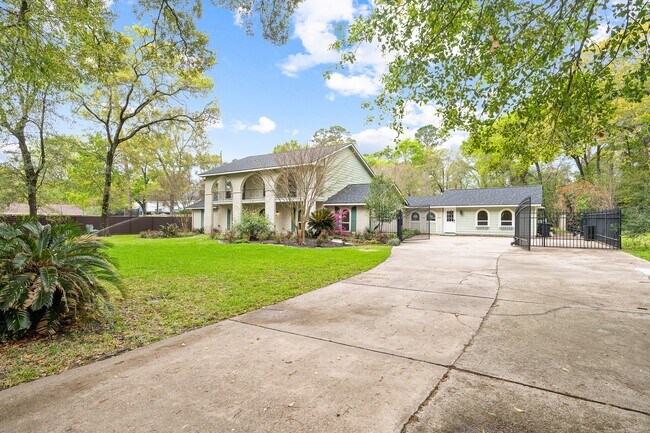 Building Photo - 16811 Waycreek Rd