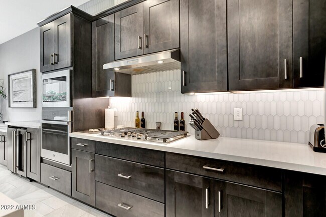 Building Photo - 7444 E Paraiso Dr