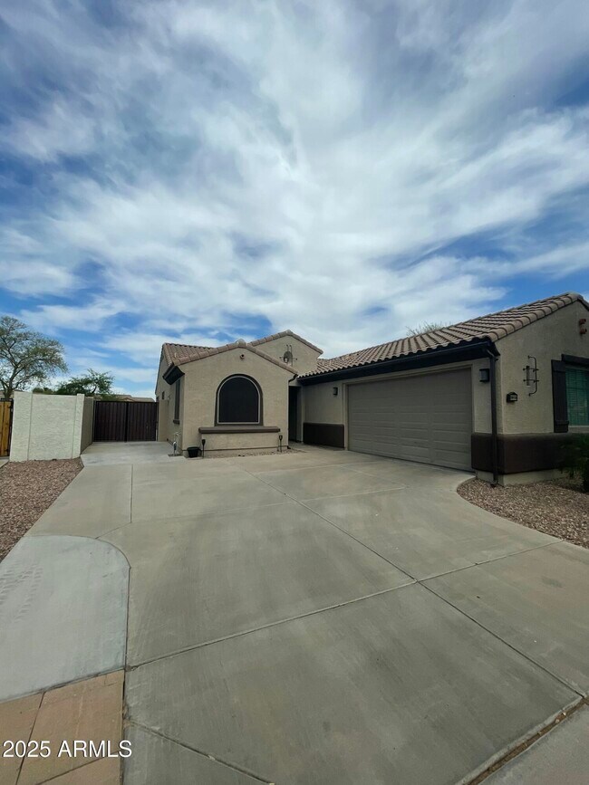 Primary Photo - 3810 S Star Canyon Dr