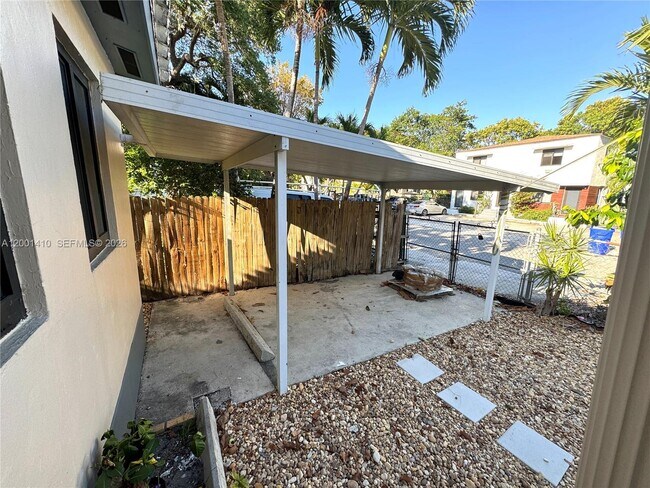 Building Photo - 5530 NW Miami Ct