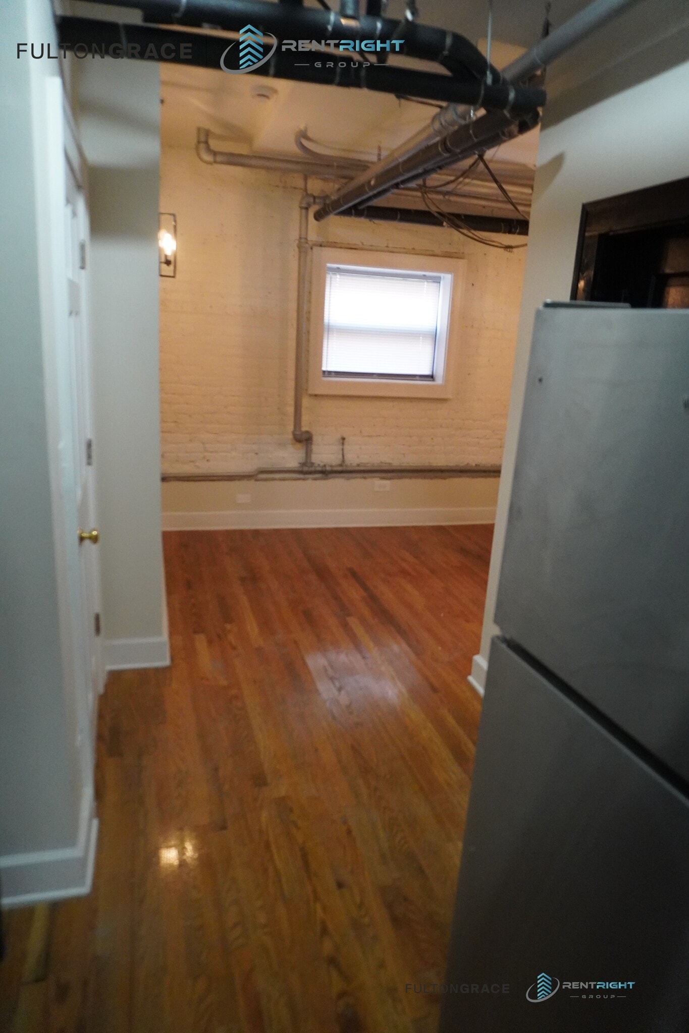 Building Photo - 1700-1710 W Albion