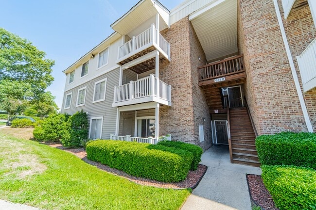 Building Photo - 9535 University Terrace Dr