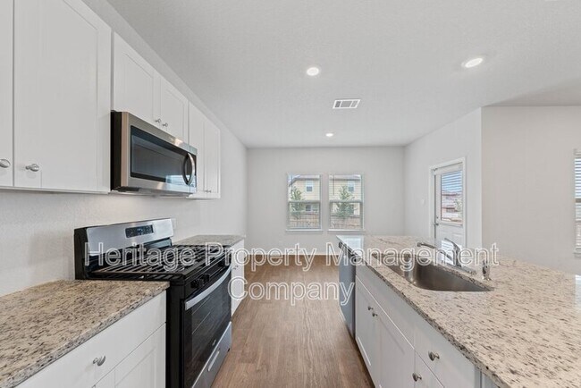 Building Photo - 6212 Sunhigh Dr