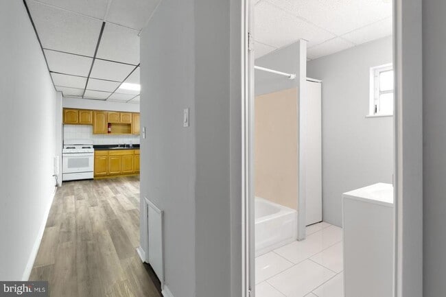 Building Photo - 1528 S 10th St