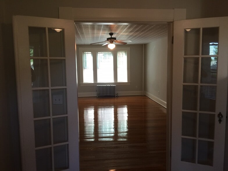 living room - 73 Prospect St